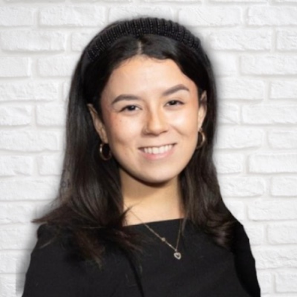 Meet your Posher, Larissa del castillo